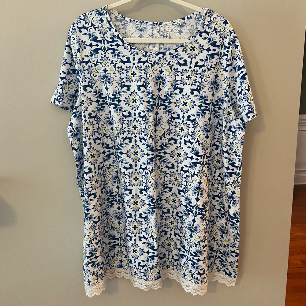 Kim Rogers top. Size 1X. New with tags.